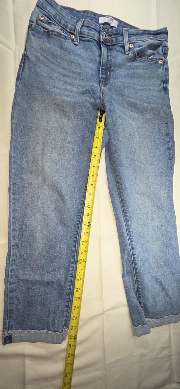 Denizen Levi's Women's Jeans Blue Denim, Boyfriend Cut Cuffed Size 6 W28 Sku 187
